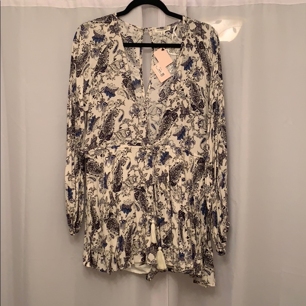 NWT Paisley Deep V-Neck long sleeve Romper